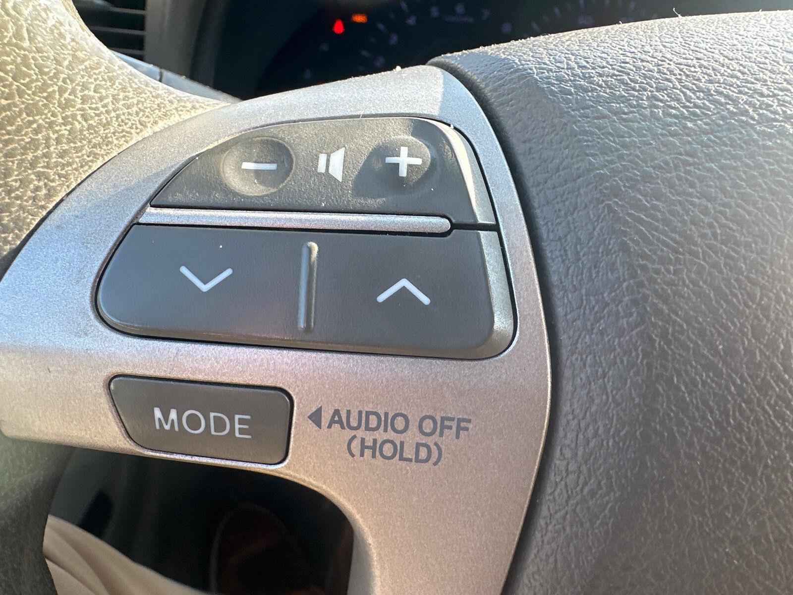 Used 2010 Toyota Camry LE FWD image 16