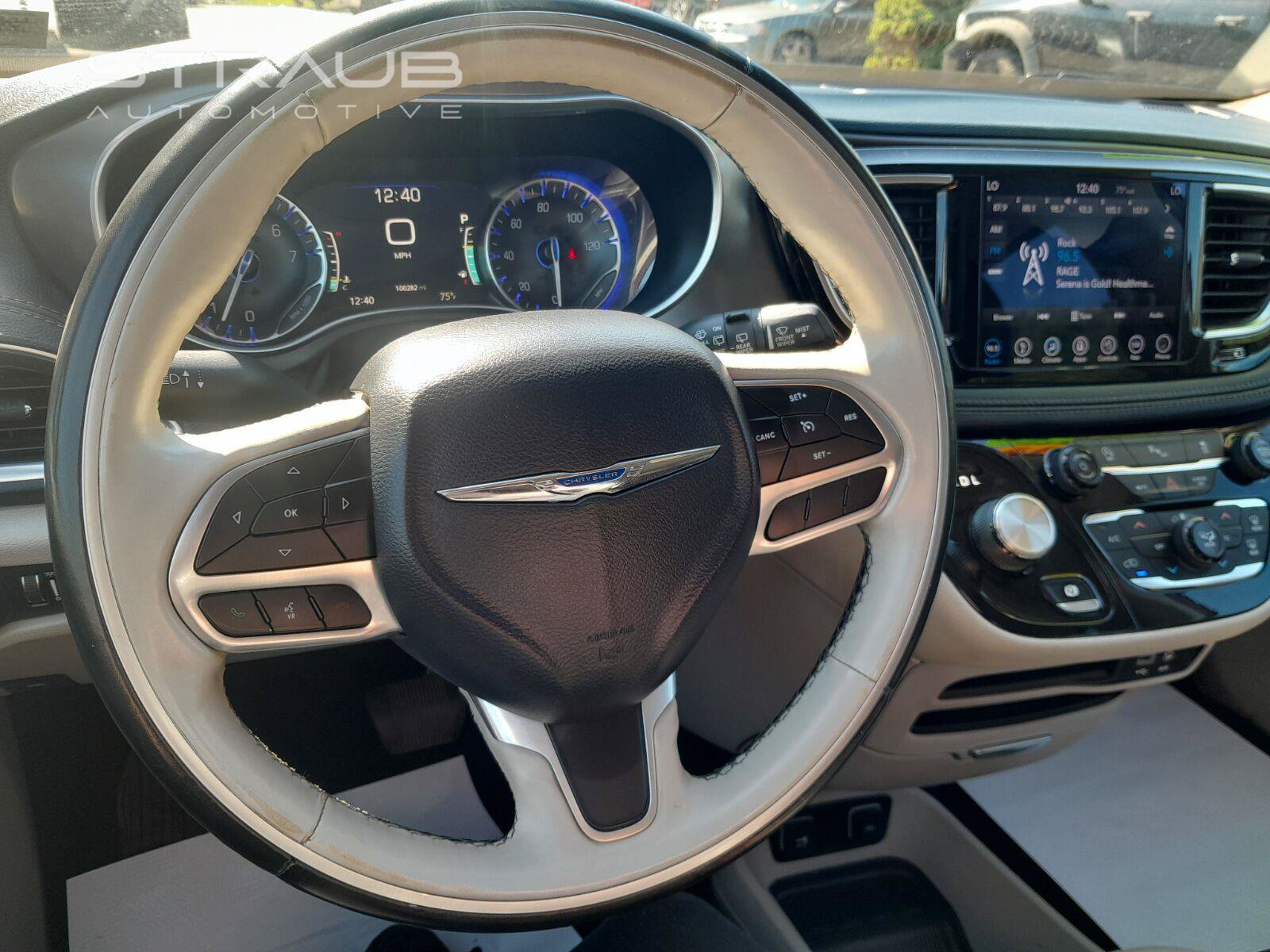 Used 2019 Chrysler Pacifica Limited FWD image 11
