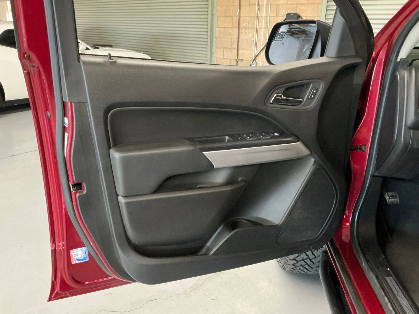 Used 2019 Chevrolet Colorado ZR2 image 16