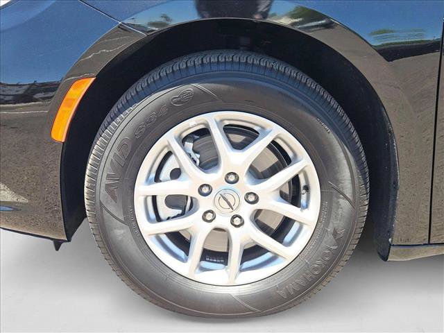 Used 2024 Chrysler Pacifica Touring-L image 24