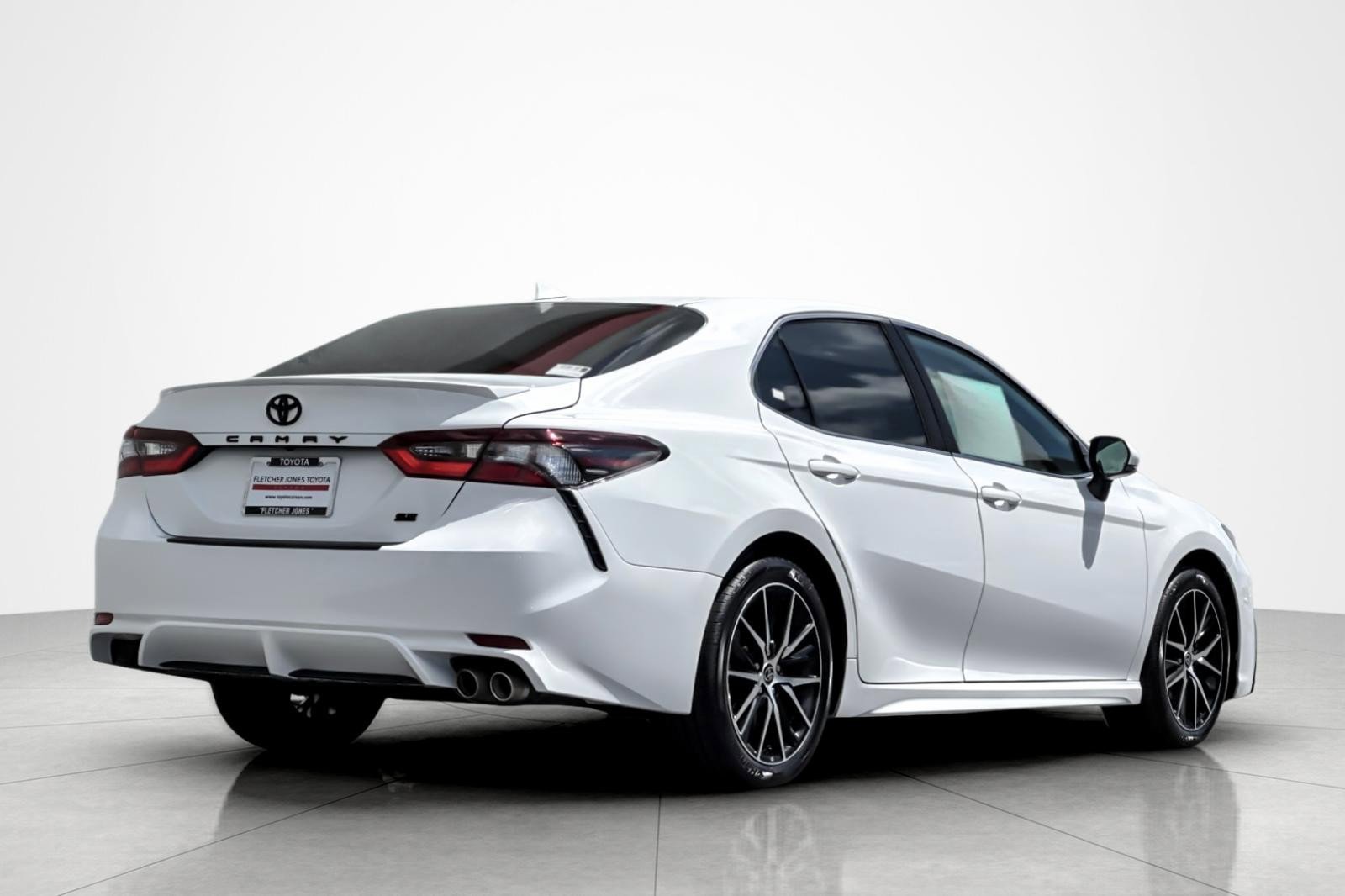 Certified 2023 Toyota Camry SE image 5