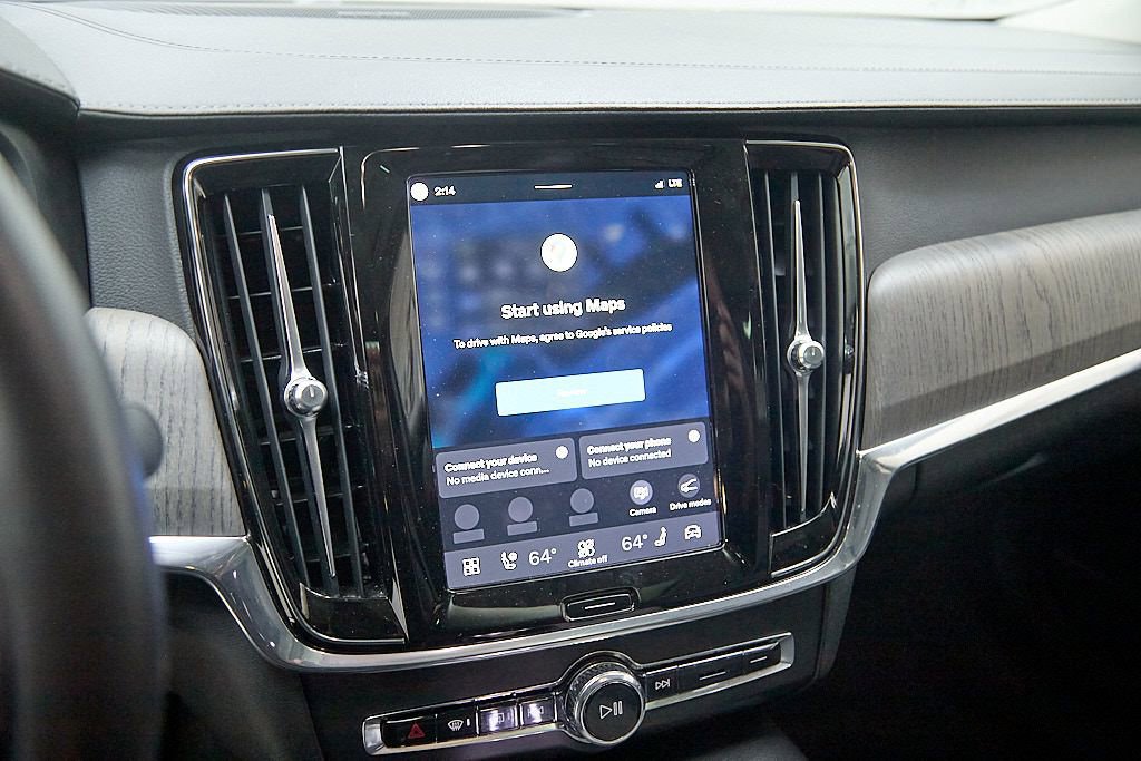 Used 2023 Volvo S90 B6 Ultimate w/ Protection Package Premier image 16