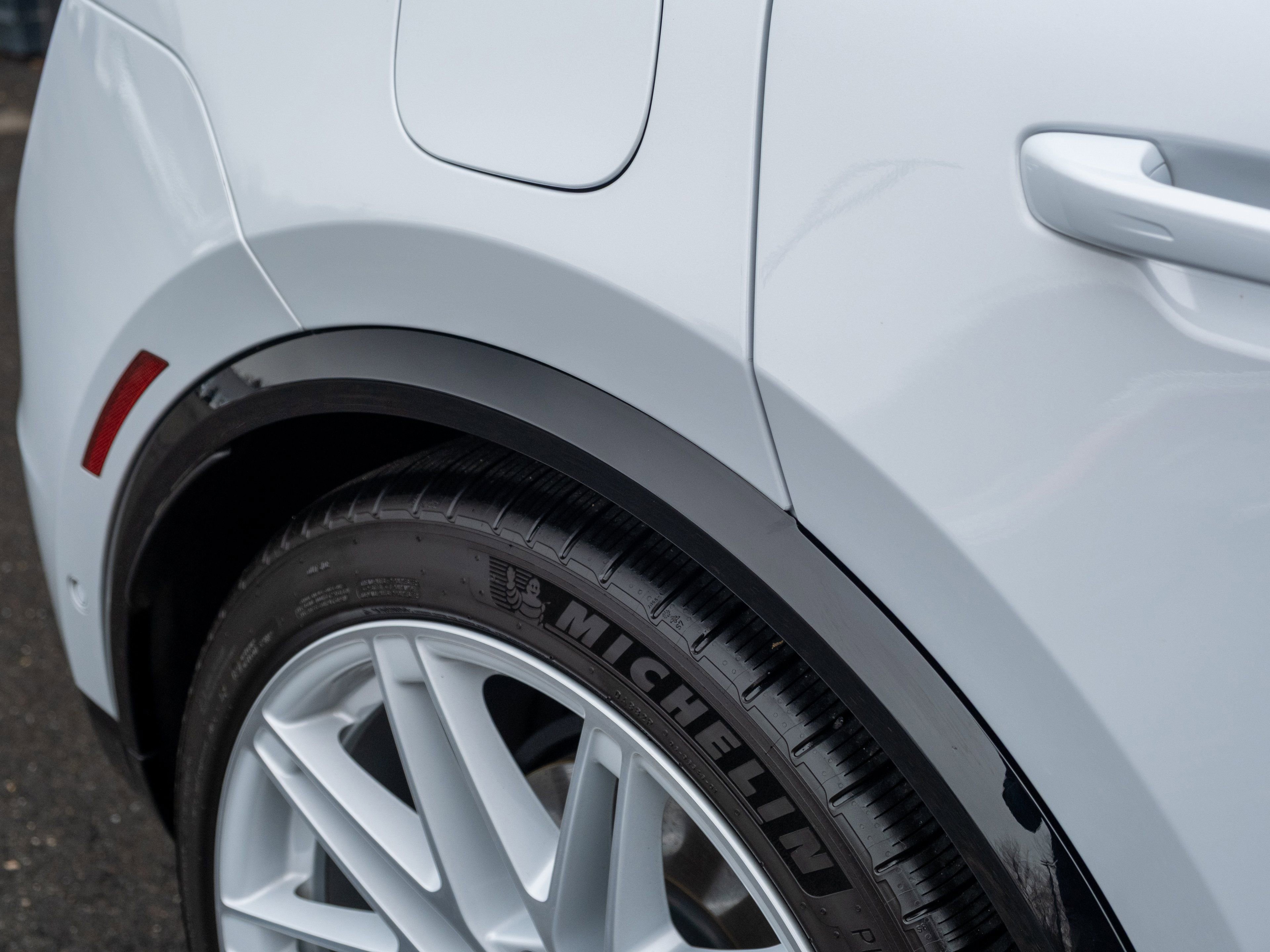 Certified 2025 Porsche Macan Turbo Electric image 53