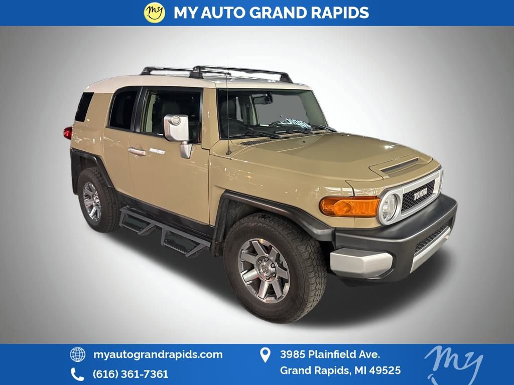 Used 2014 Toyota FJ Cruiser 2WD image 1