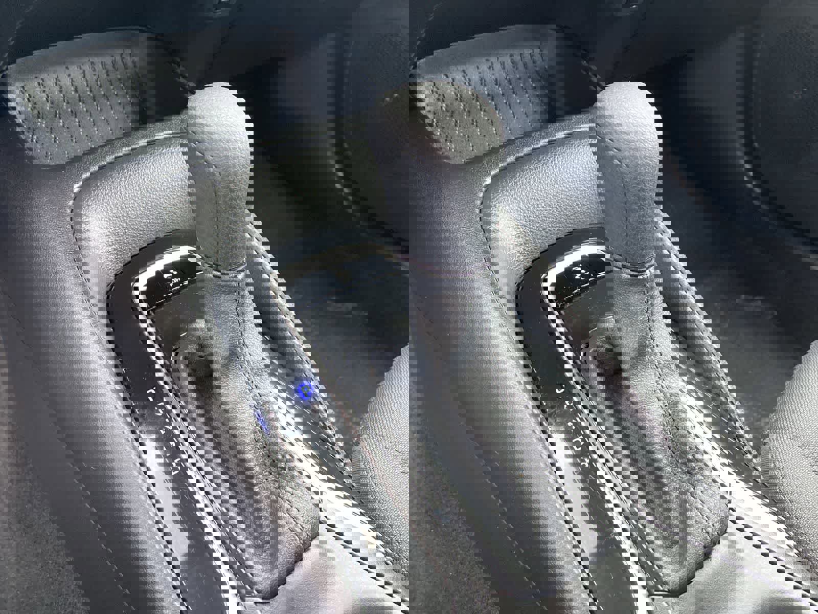 Used 2025 Toyota Corolla LE image 31