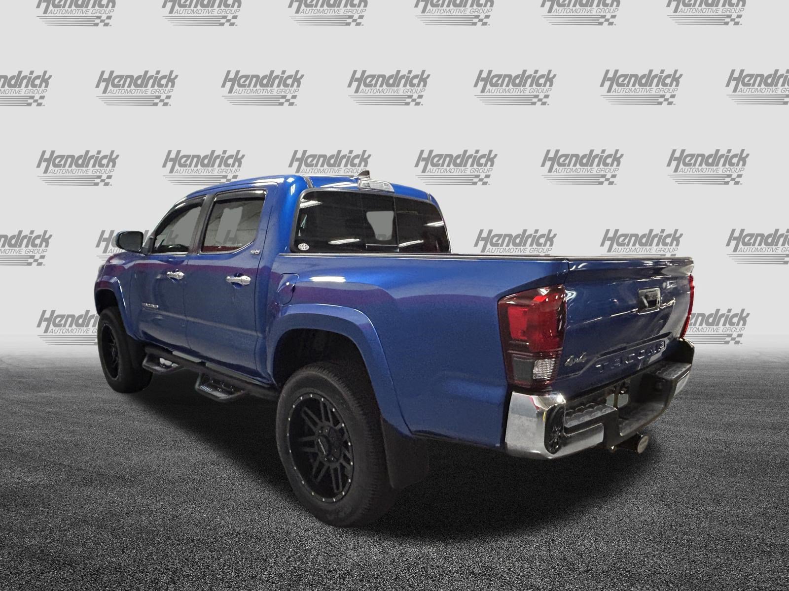 Used 2018 Toyota Tacoma SR5 AWD/4WD image 9