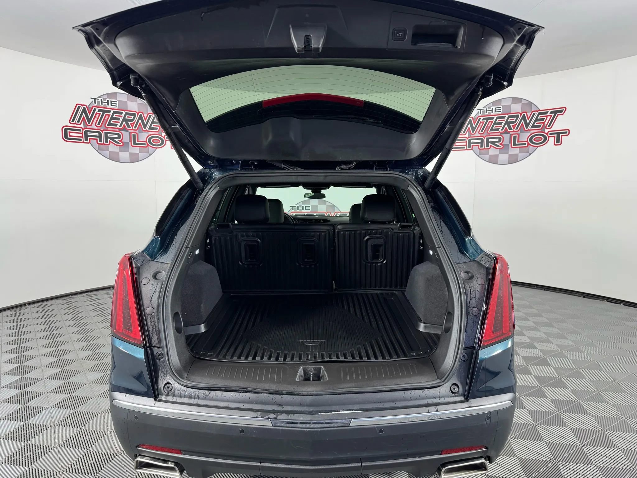 Used 2025 Cadillac XT5 Luxury w/ LPO, Floor Liner Package AWD/4WD image 27