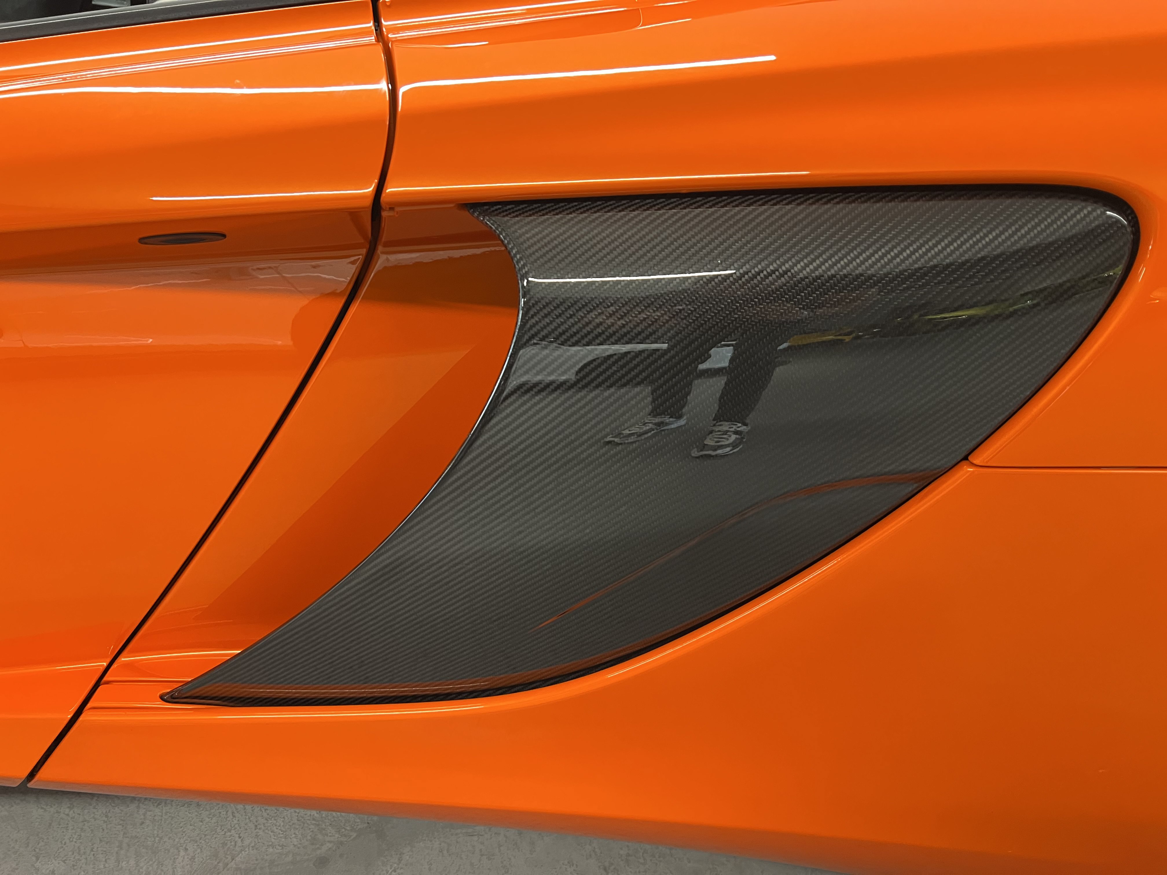 Used 2015 McLaren 650S Spider RWD image 24