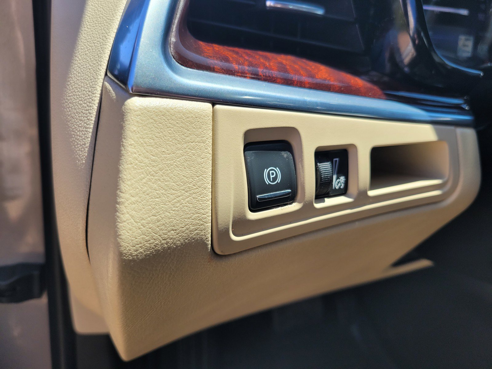 Used 2019 Cadillac XT5 Luxury FWD image 15
