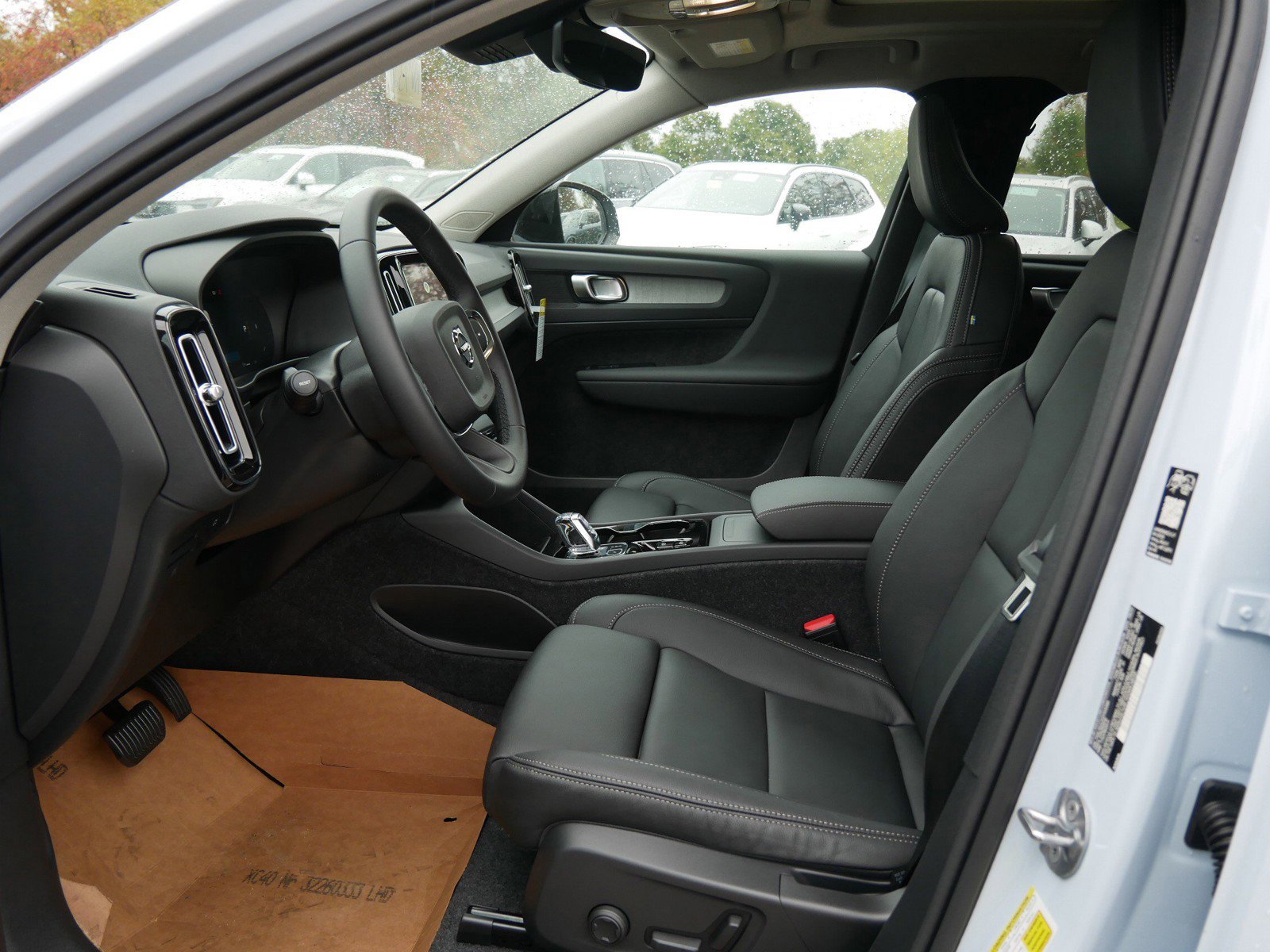 New 2026 Volvo XC40 B5 Plus w/ Protection Package Premier AWD/4WD image 5