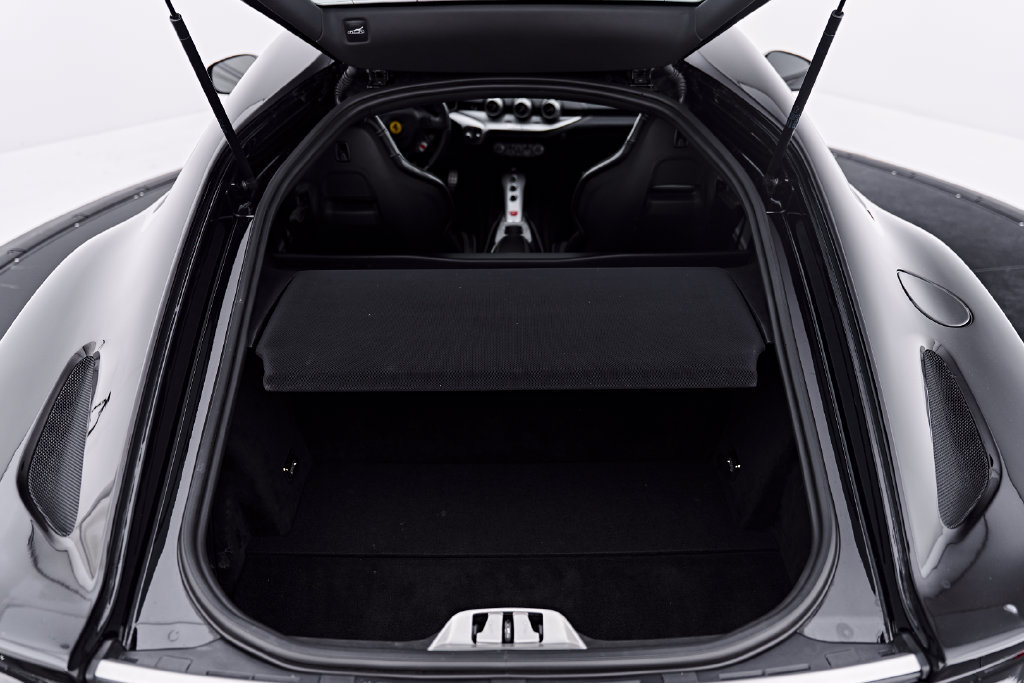 Used 2015 Ferrari F12 Berlinetta RWD image 34
