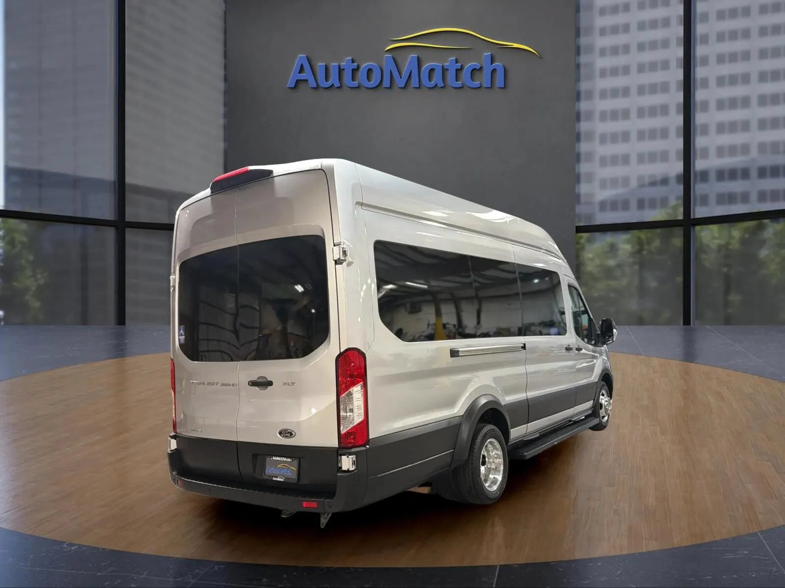 Used 2023 Ford Transit 350 XLT RWD image 11