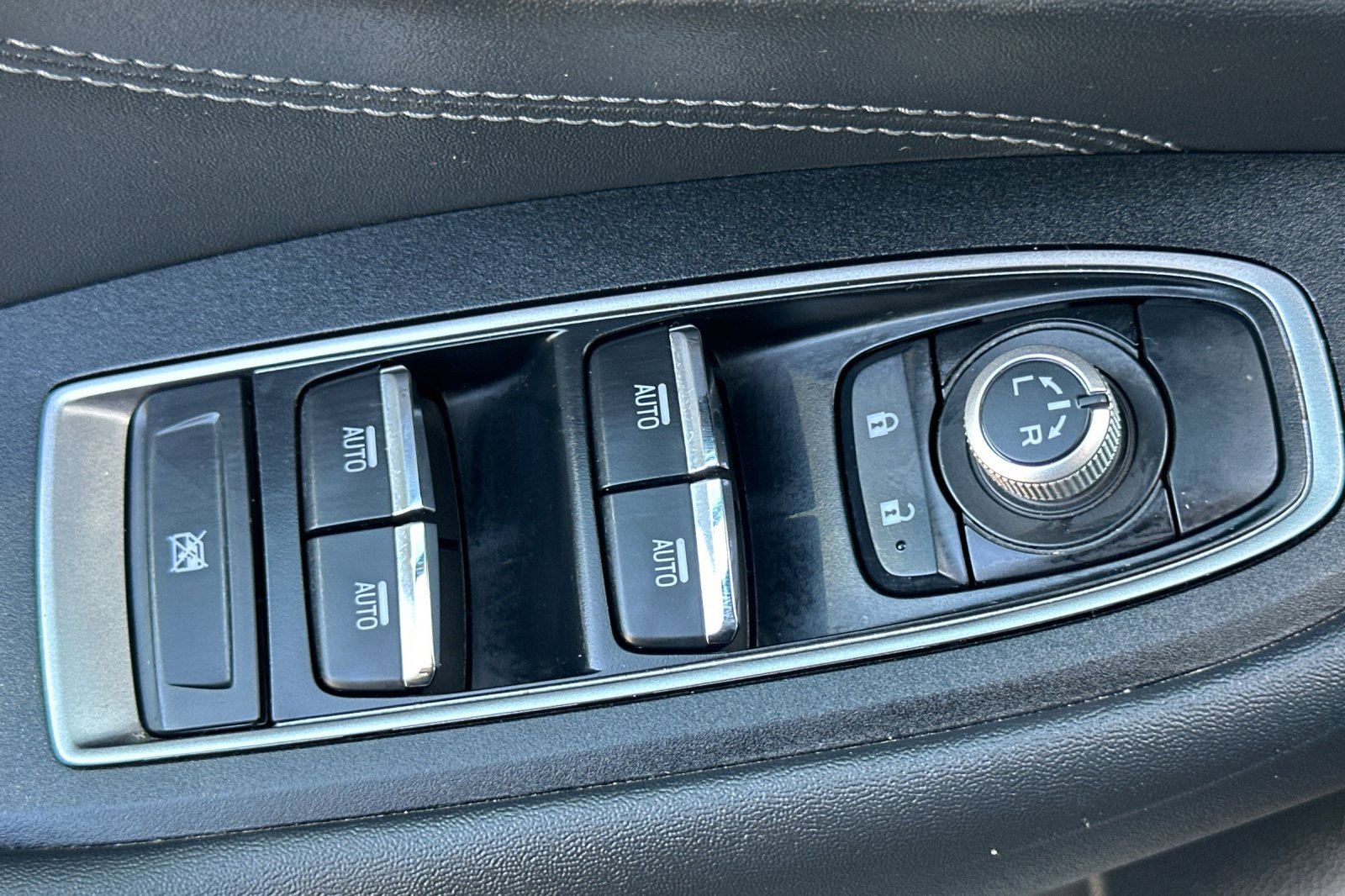 Used 2023 Subaru Outback Limited image 13