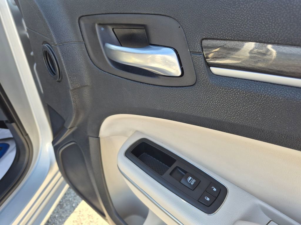 Used 2022 Chrysler 300 Touring w/ Sport Appearance Package image 29