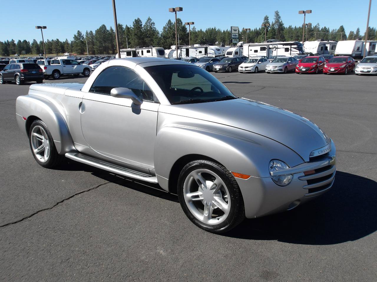 Used 2004 Chevrolet SSR w/ Preferred Equipment Group RWD image 7
