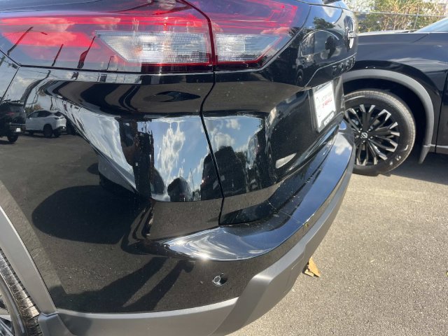 New 2026 Nissan Rogue Dark Armor AWD/4WD image 10