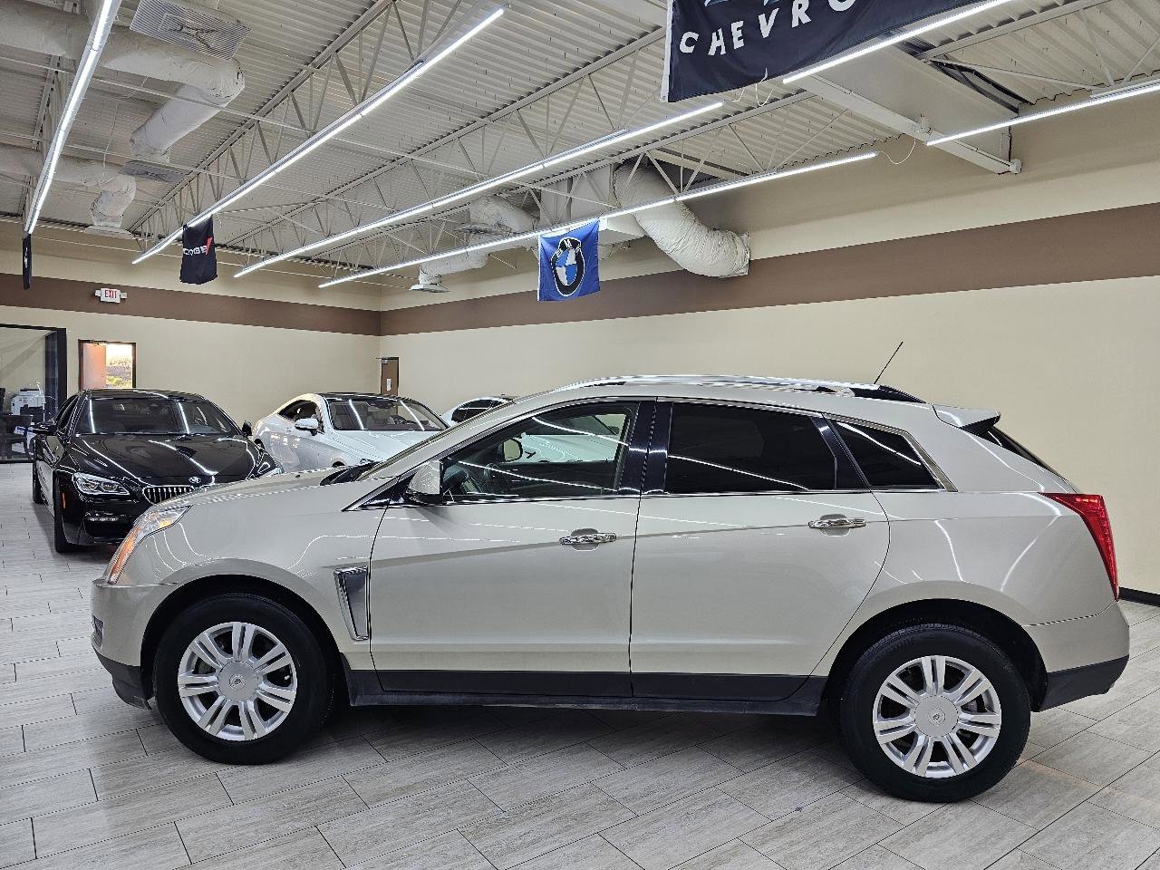 Used 2015 Cadillac SRX Luxury w/ Driver Awareness Package image 9