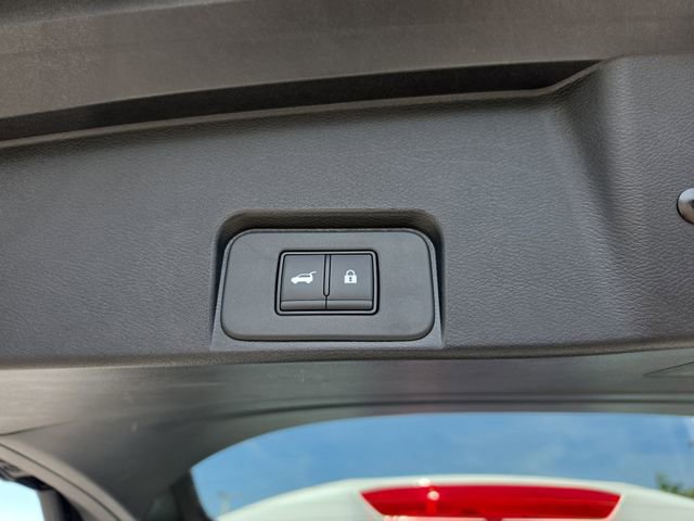 Used 2026 Nissan Rogue SV AWD/4WD image 8