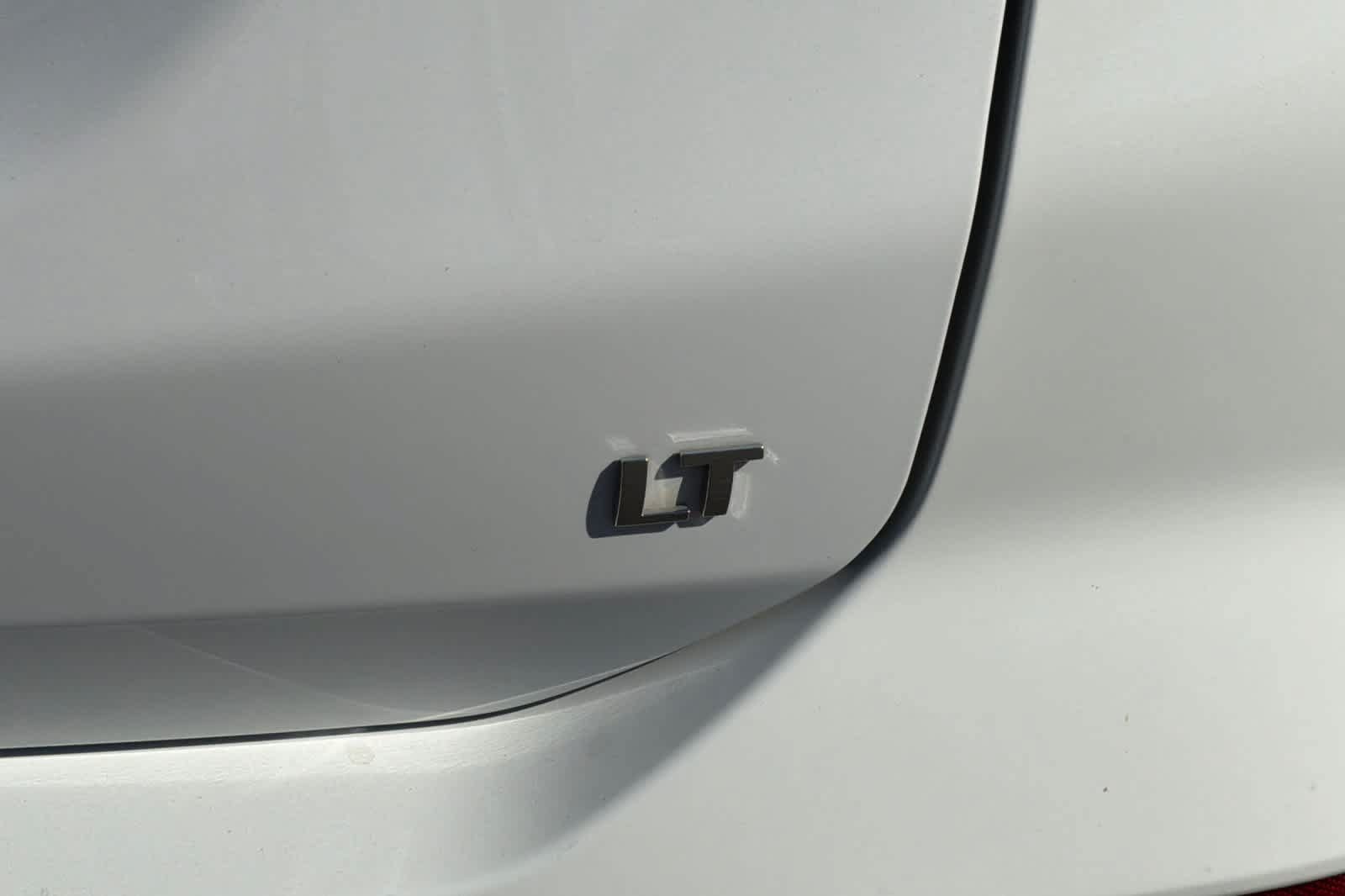 Used 2022 Chevrolet Equinox LT w/ LPO, Floor Liner Package FWD image 31