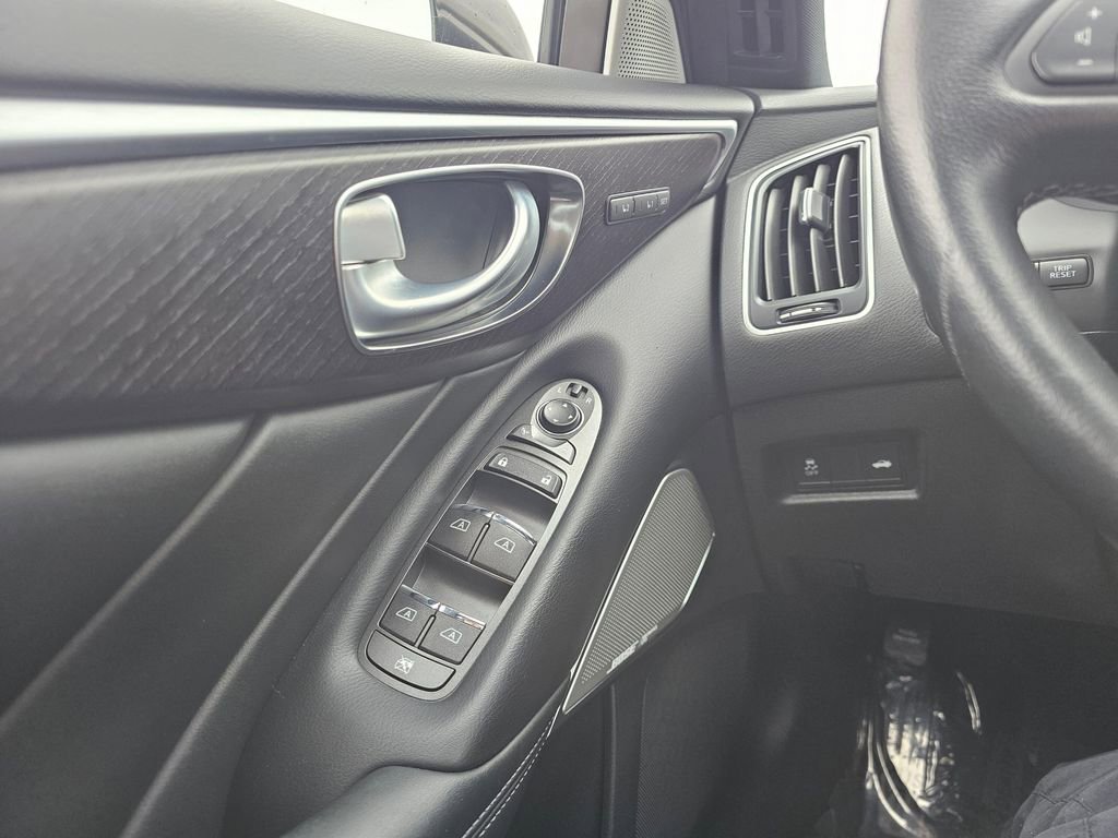Used 2021 INFINITI Q50 Sensory image 32