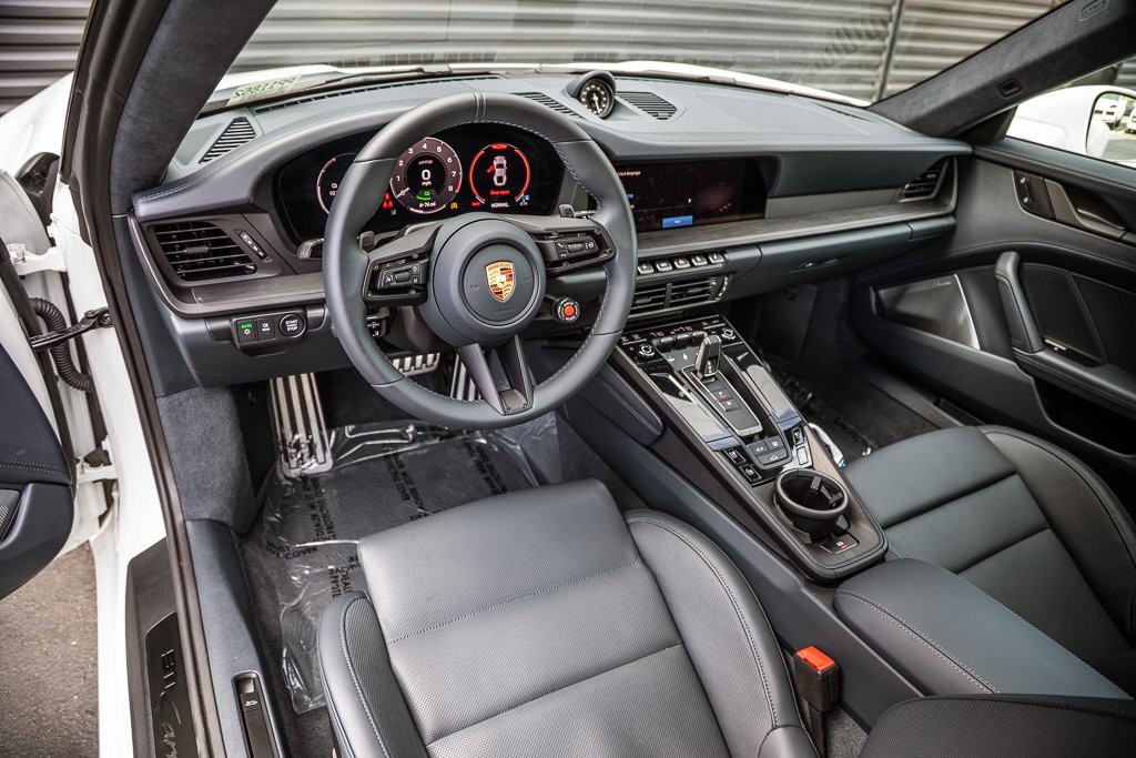 Certified 2025 Porsche 911 Carrera GTS image 4