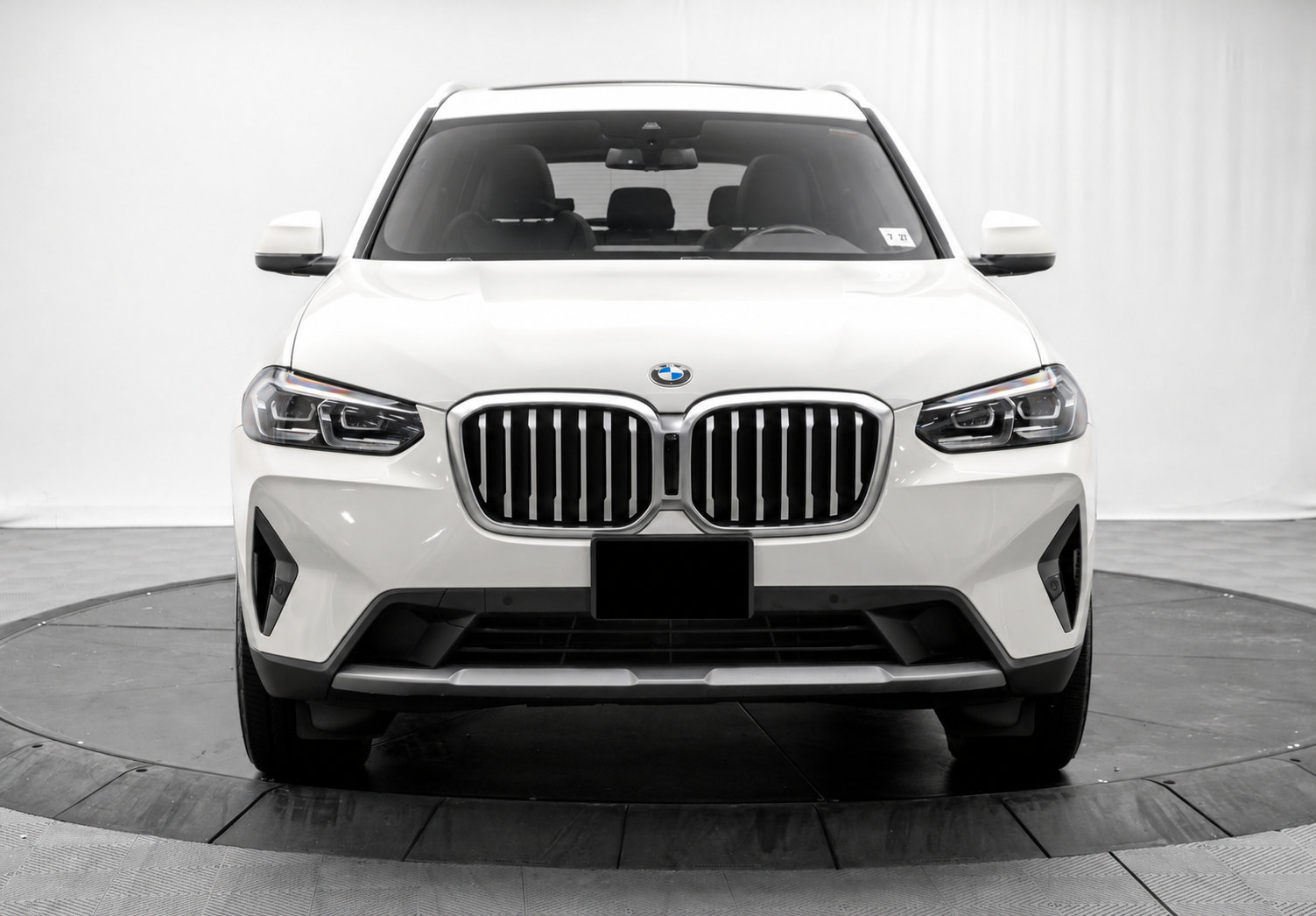 Used 2022 BMW X3 xDrive30i AWD/4WD image 2