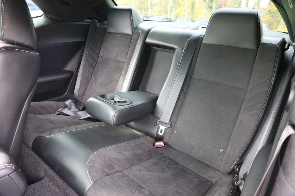 Used 2015 Dodge Challenger SRT w/ Technology Group image 22