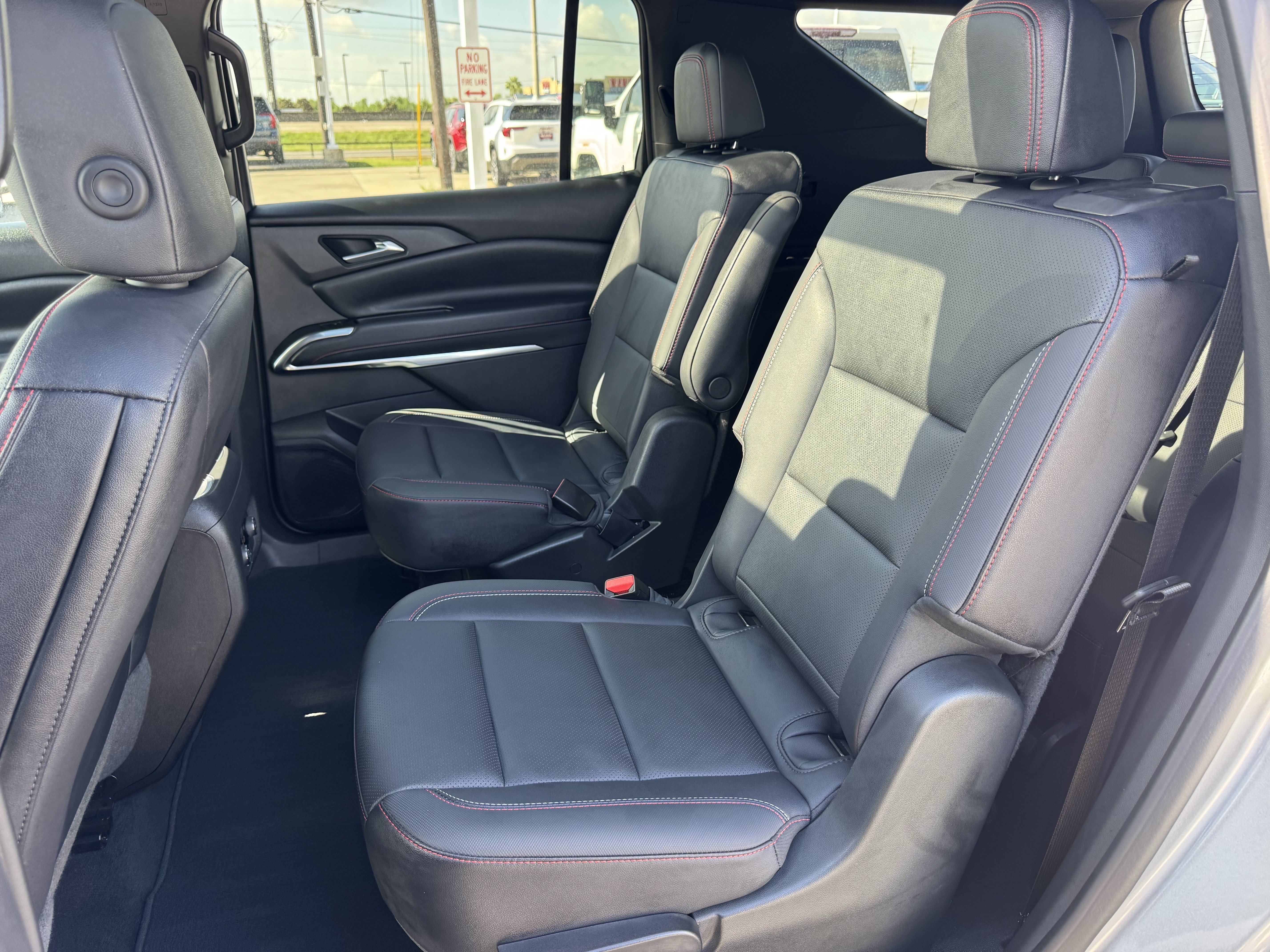 Used 2025 Chevrolet Traverse Z71 w/ Driver Confidence Package AWD/4WD image 26