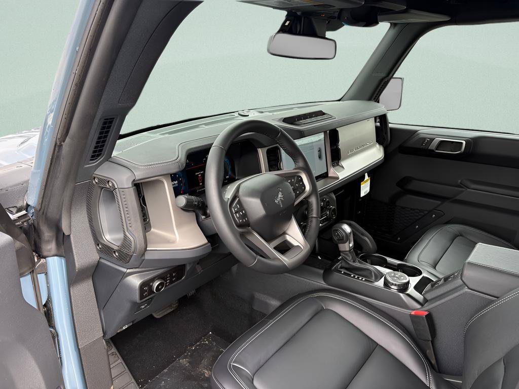 New 2025 Ford Bronco Outer Banks w/ Sasquatch Package AWD/4WD image 3