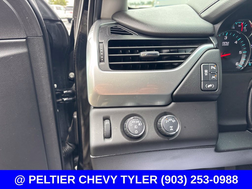 Used 2020 Chevrolet Suburban Premier w/ RST Edition AWD/4WD image 13