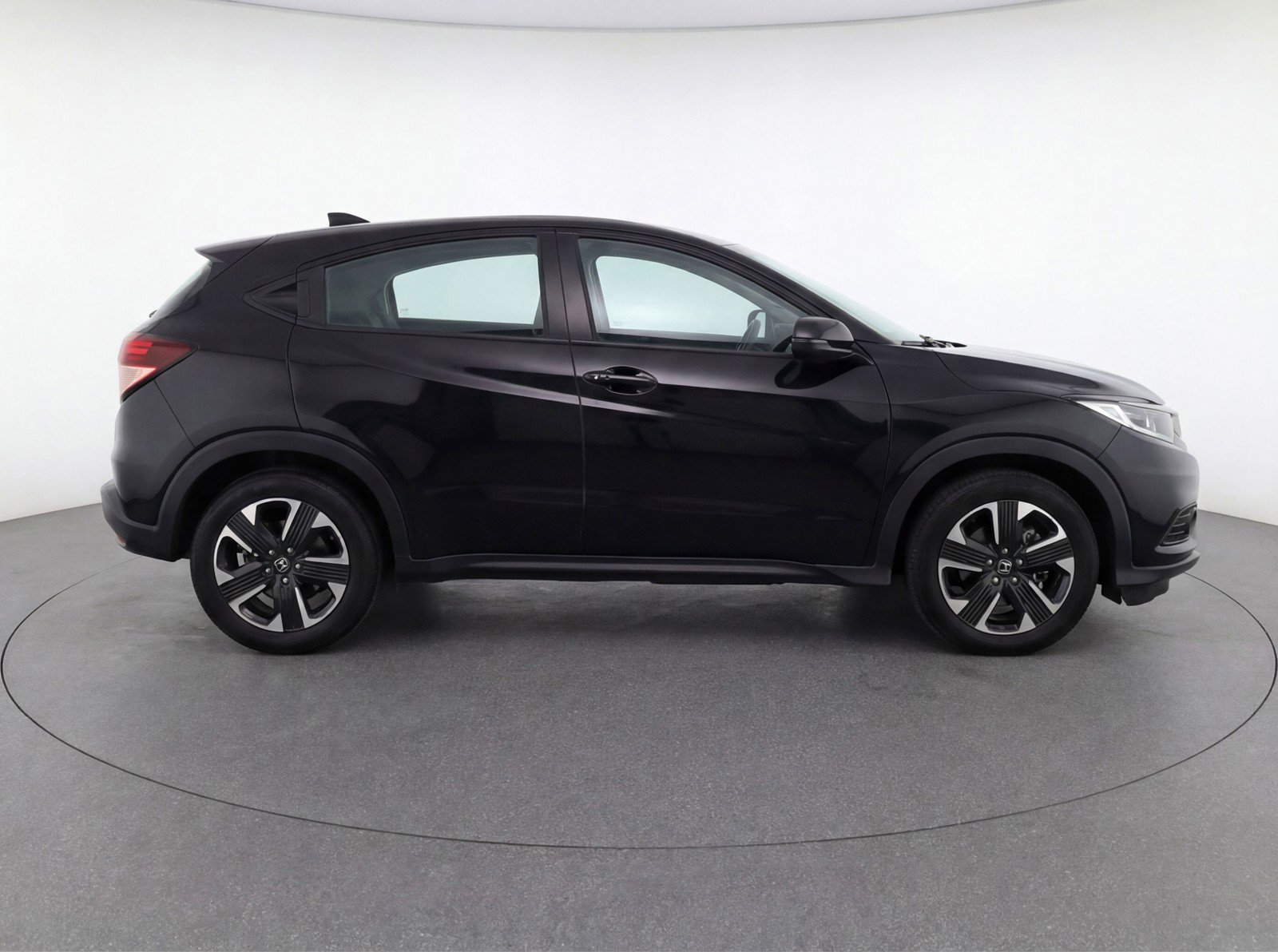Used 2025 Nissan Kicks SV image 11