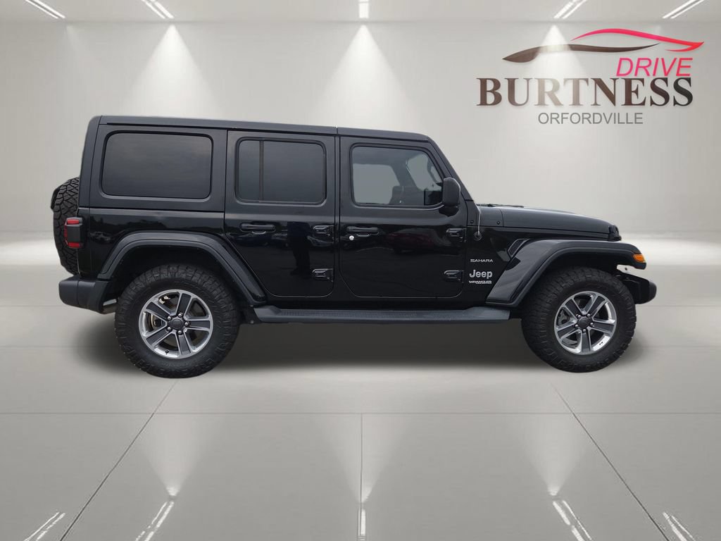 Used 2018 Jeep Wrangler Unlimited Sahara w/ Cold Weather Group AWD/4WD image 9