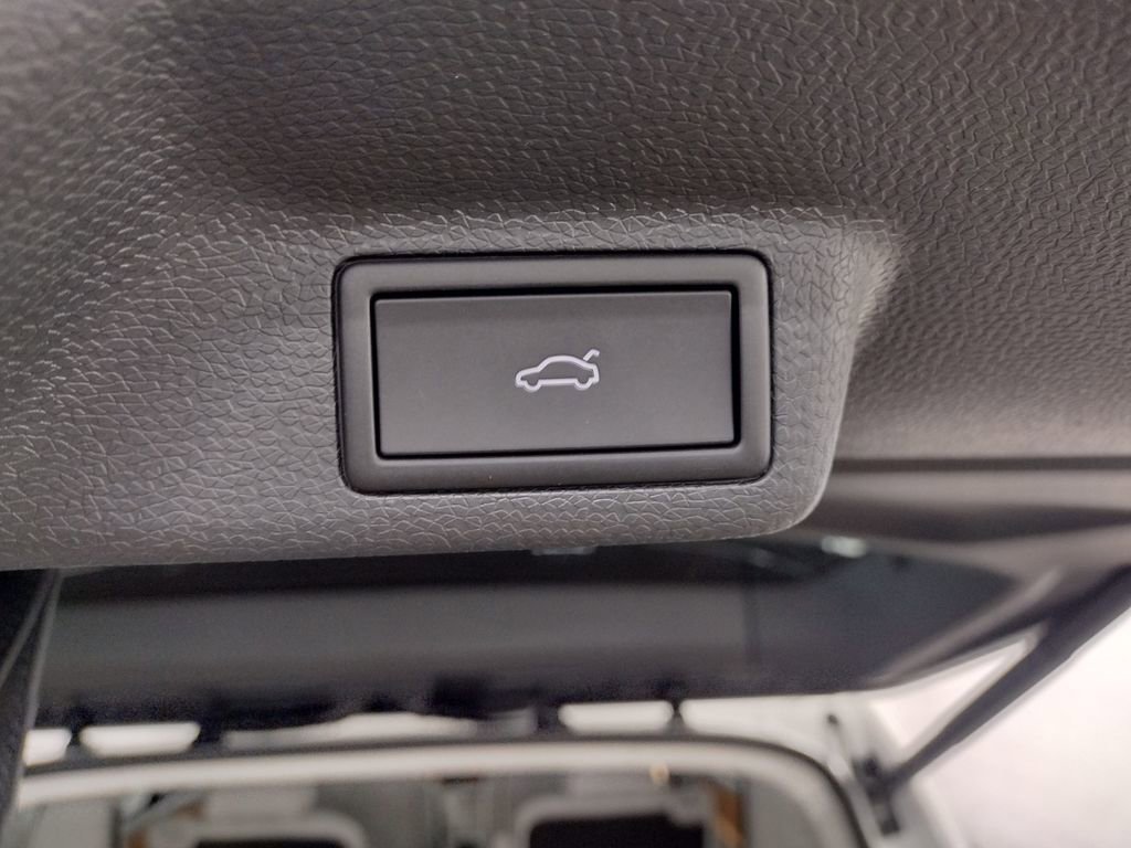 New 2025 Volkswagen ID. Buzz 1st Edition image 16