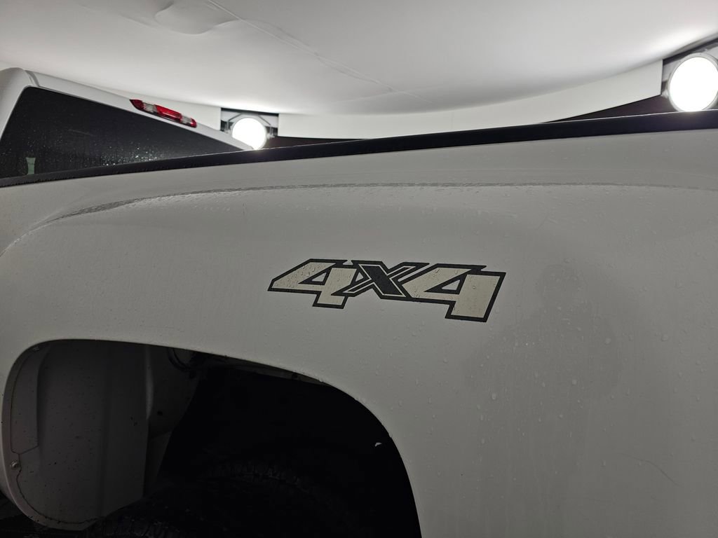 Used 2011 GMC Sierra 3500 SLT w/ SLT Convenience Package image 20