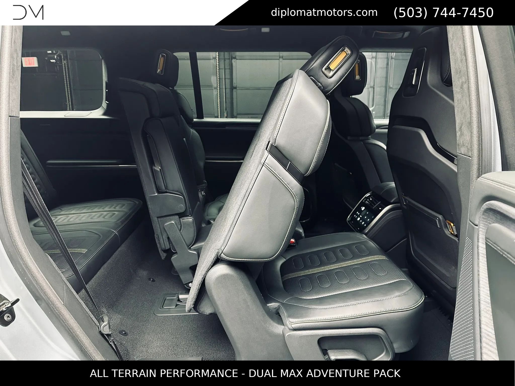 Used 2024 Rivian R1S Adventure image 22