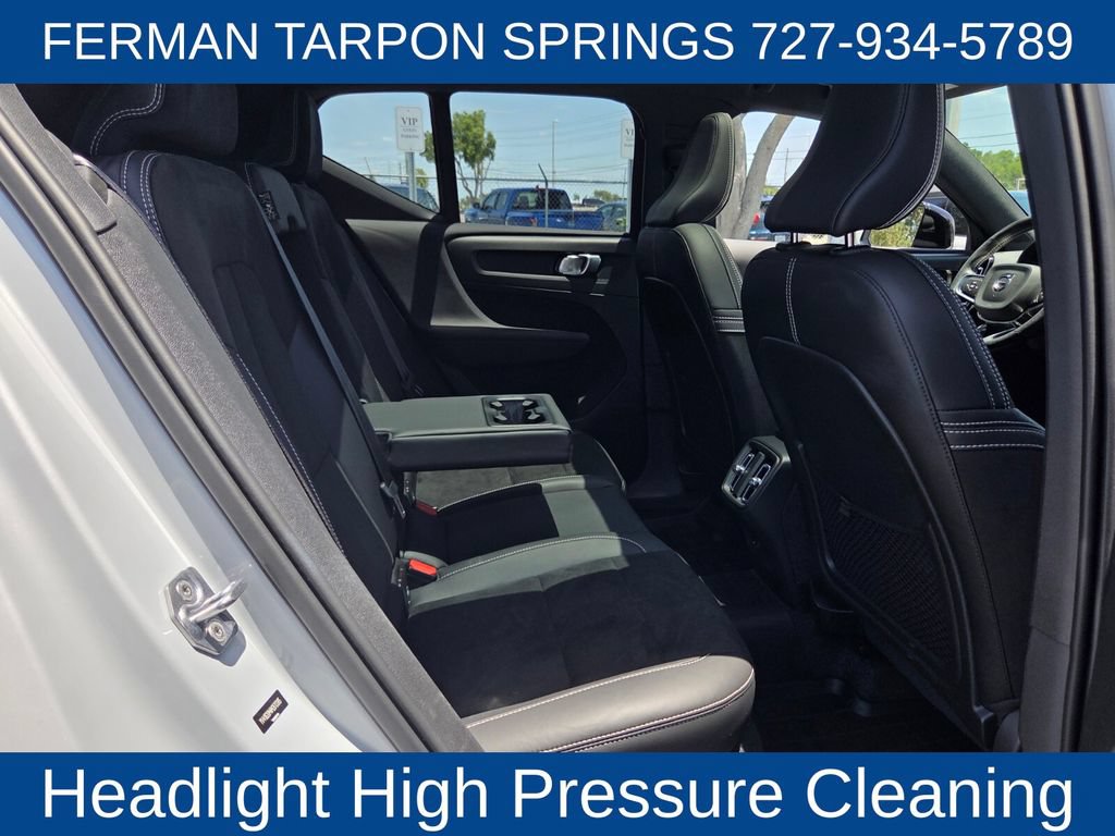 Used 2021 Volvo XC40 T5 R-Design w/ Advanced Package AWD/4WD image 19