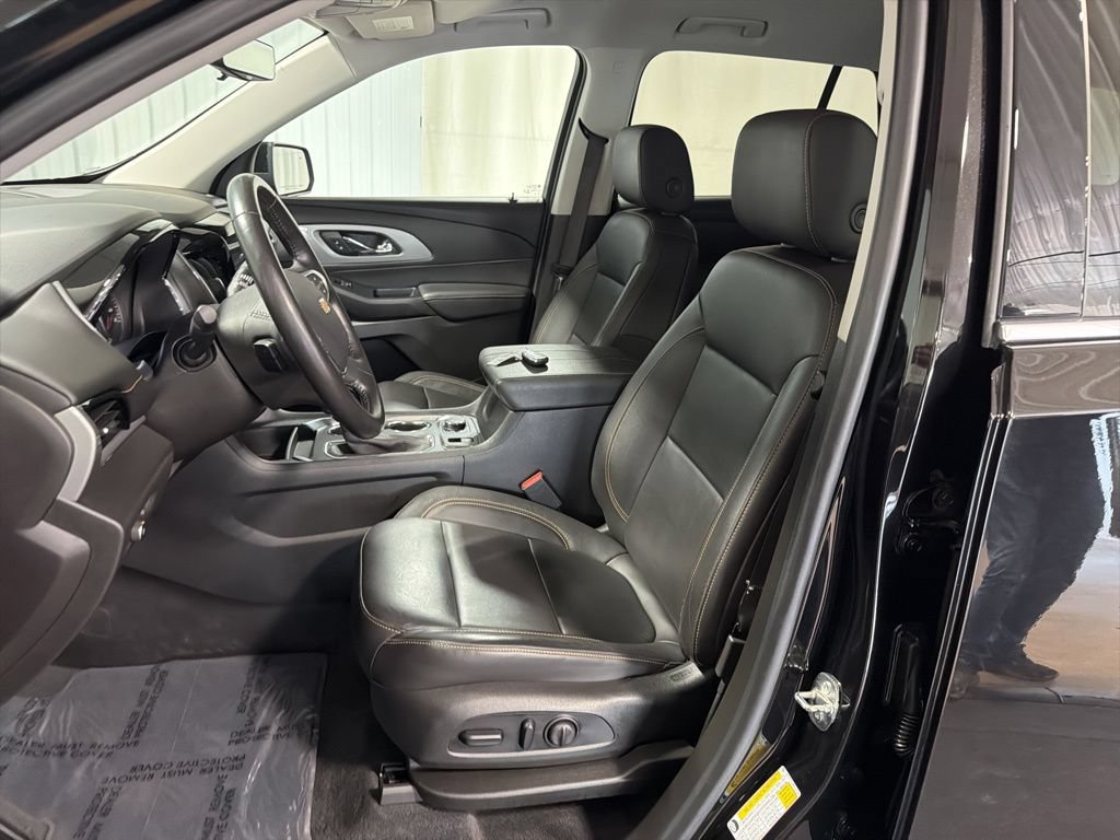 Certified 2021 Chevrolet Traverse LT w/ LT Premium Package AWD/4WD image 5