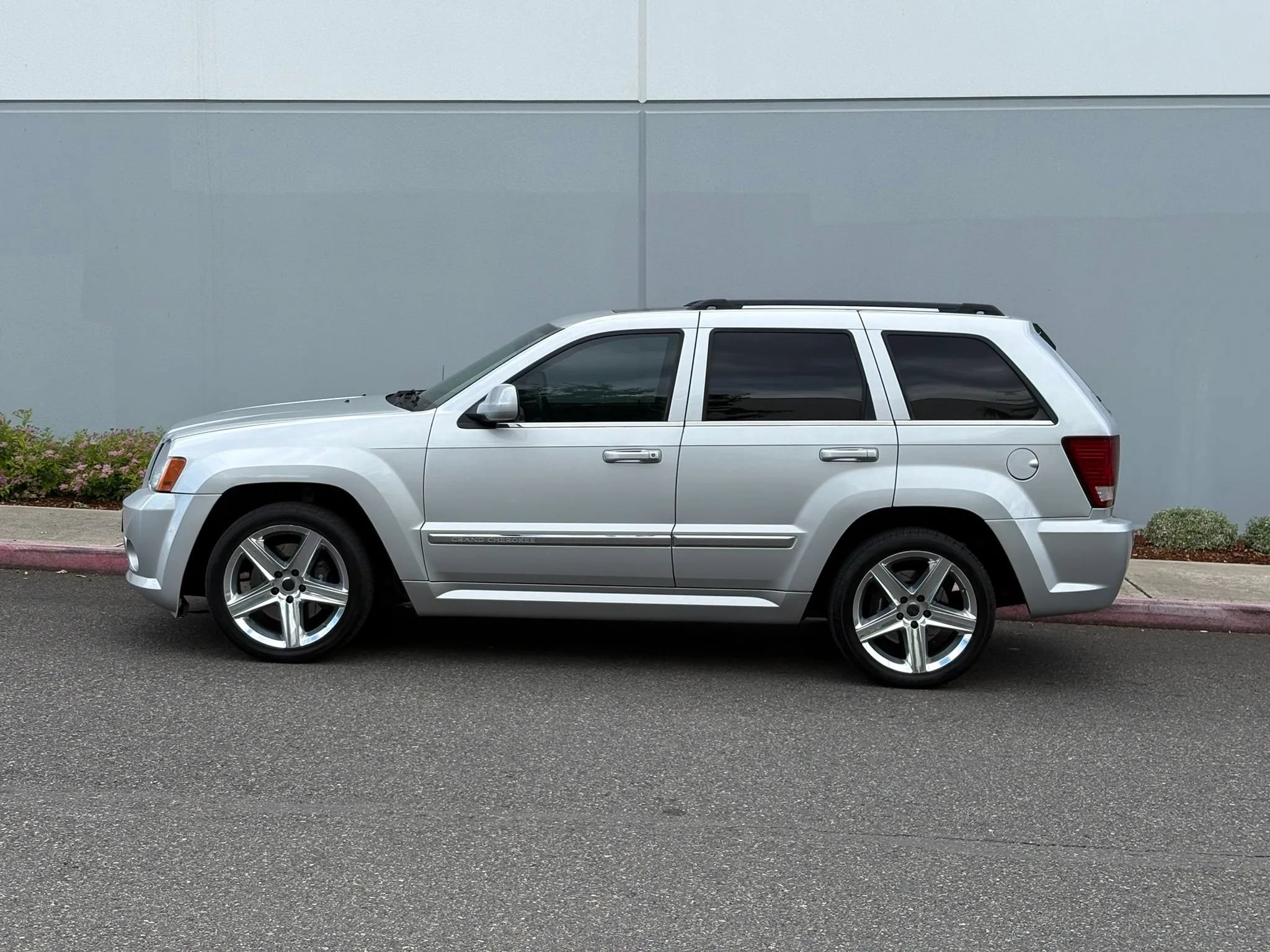 Used 2008 Jeep Grand Cherokee SRT8 w/ SRT Option Group II AWD/4WD image 3