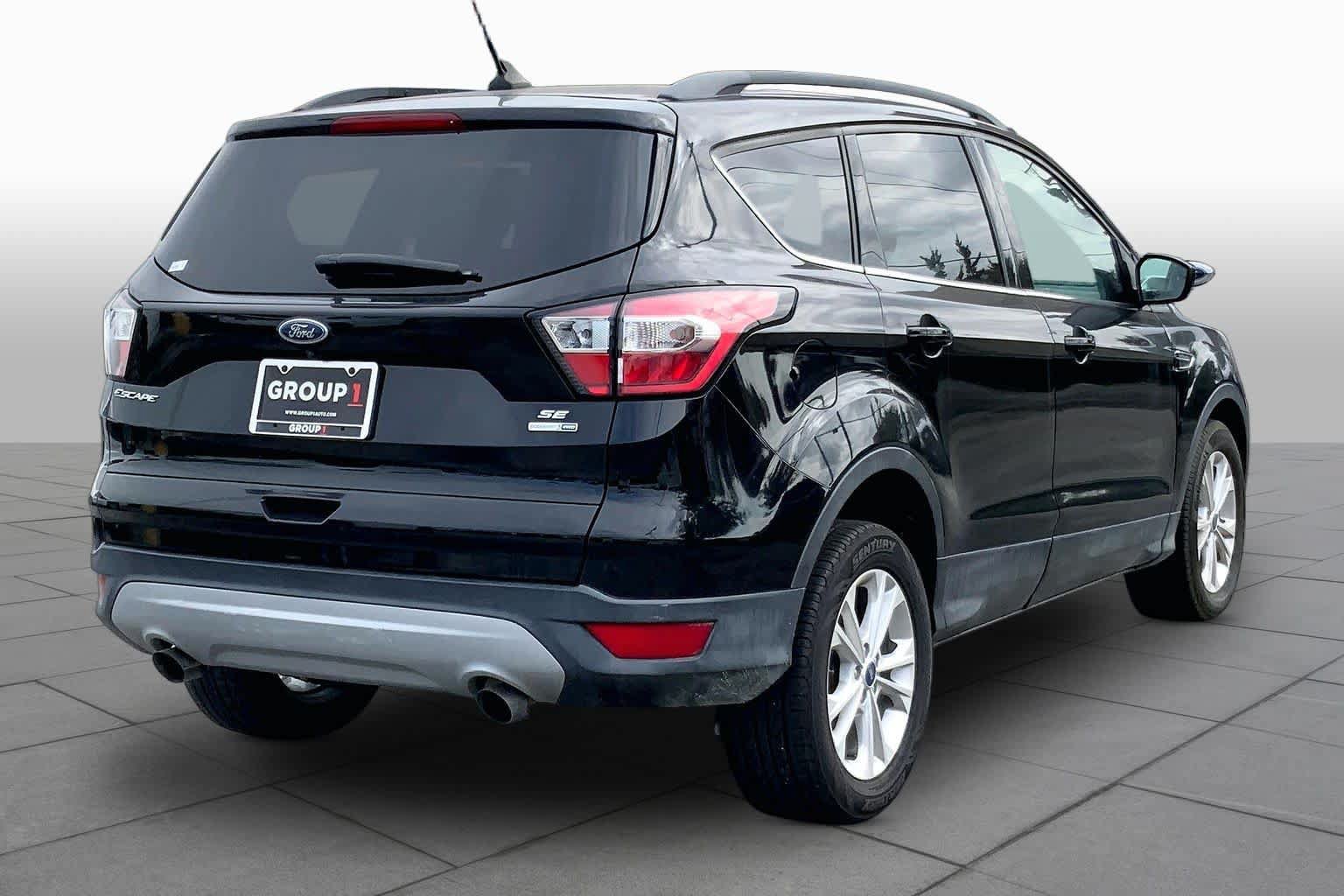 Certified 2018 Ford Escape SE w/ Ford Safe & Smart Package AWD/4WD image 13