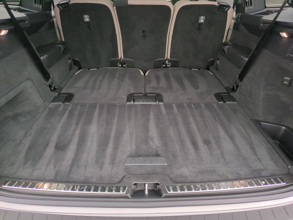 Used 2025 Volvo XC90 B5 Plus image 7