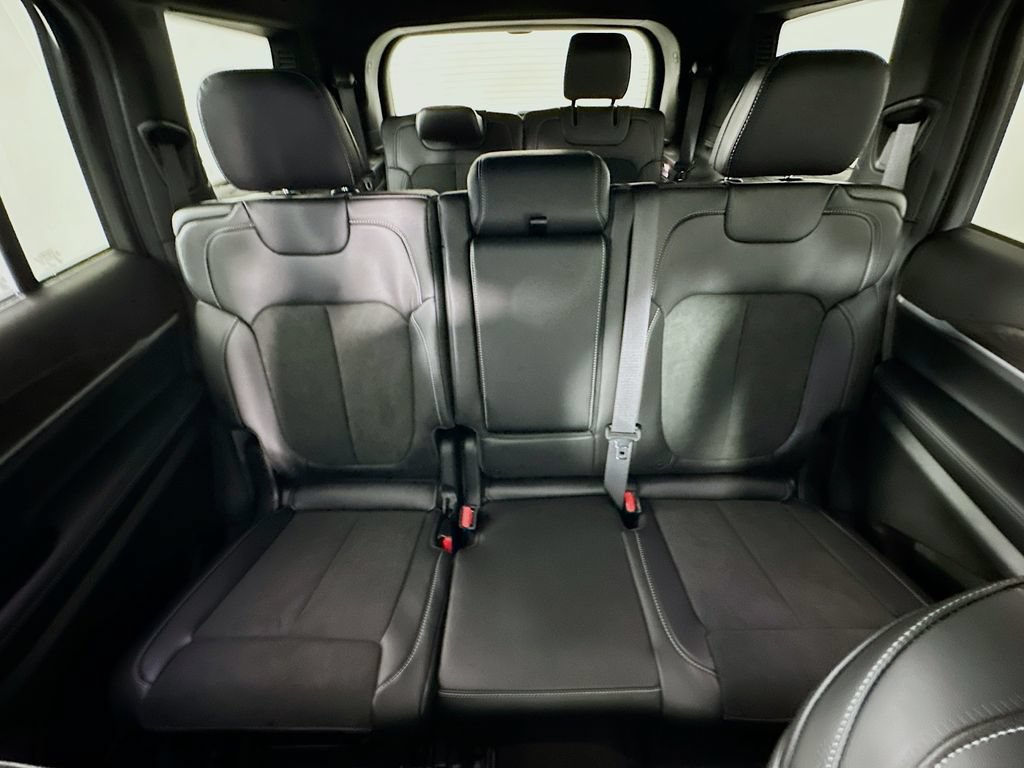 New 2026 Jeep Grand Cherokee L 4WD image 10