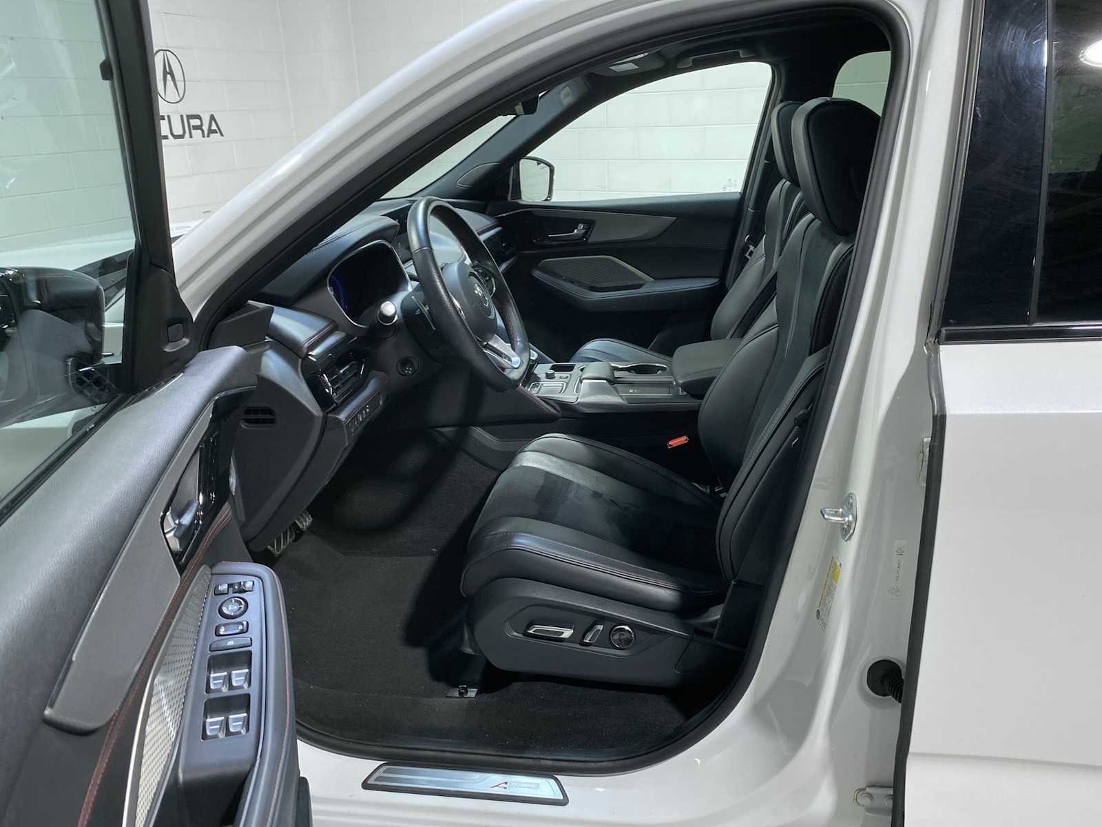 Used 2023 Acura MDX A-Spec AWD/4WD image 2