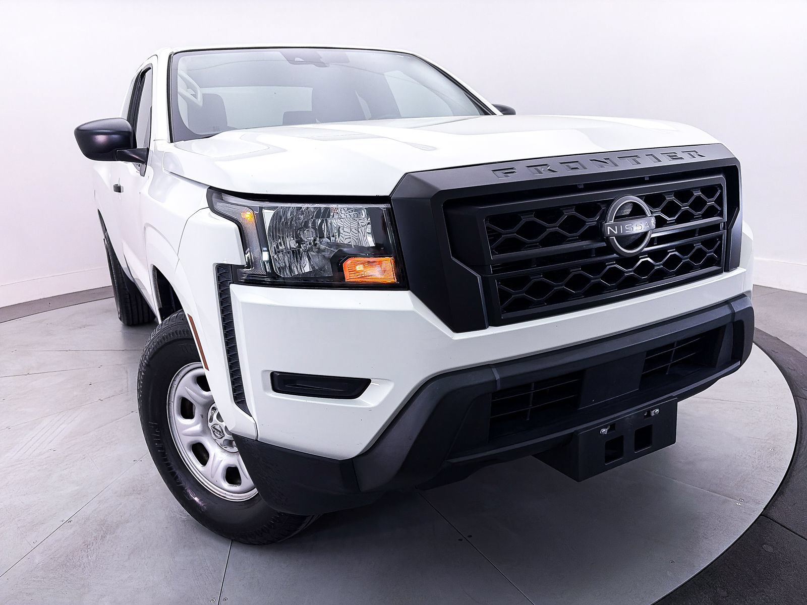 Used 2022 Nissan Frontier S w/ Technology Package RWD image 3