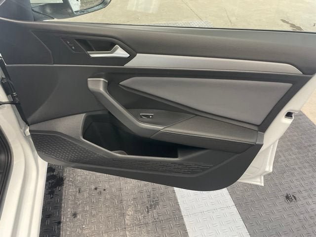 New 2027 Volkswagen Jetta SE FWD image 3