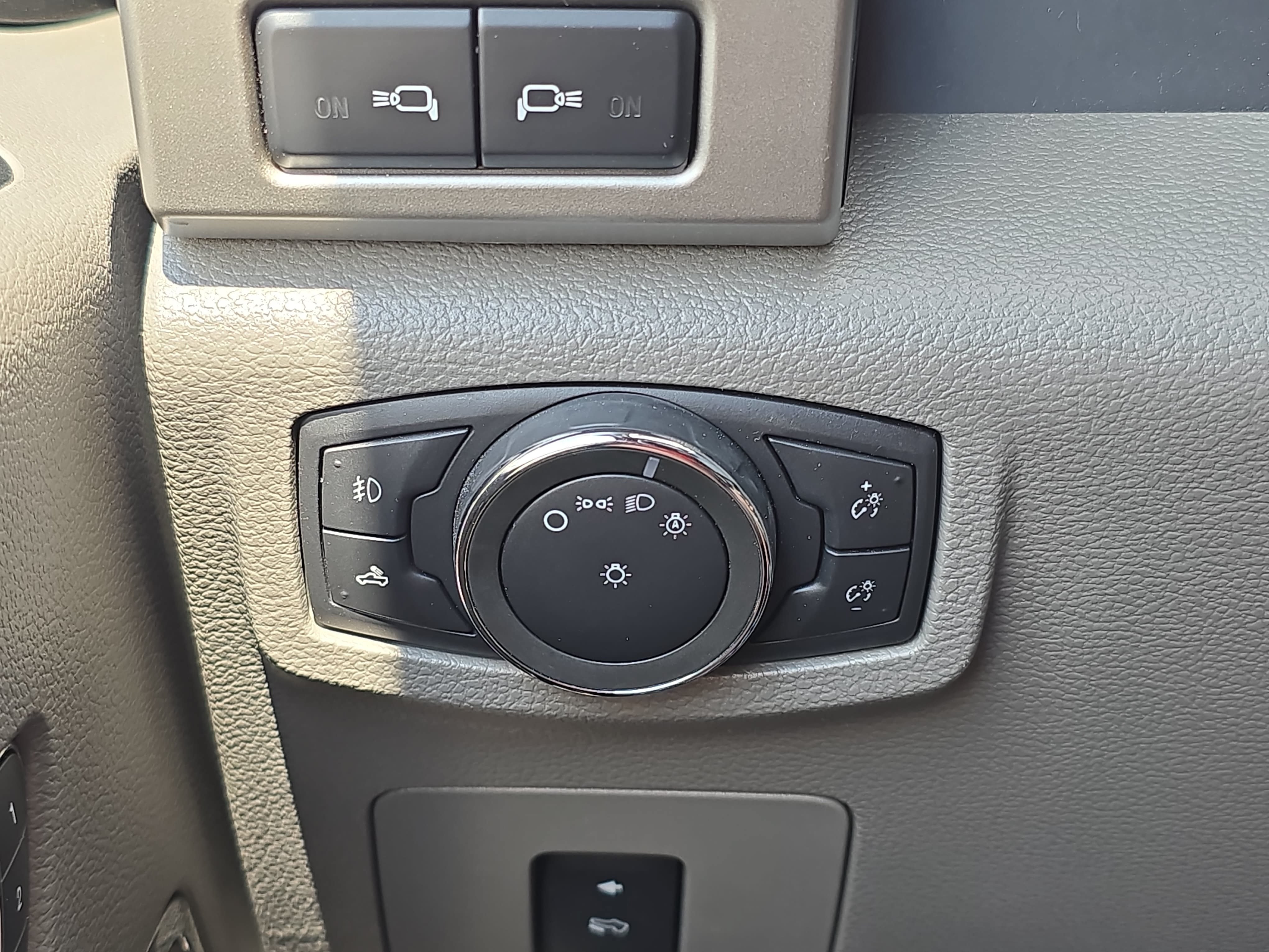 Used 2015 Ford F150 Lariat w/ Equipment Group 501A Mid AWD/4WD image 24