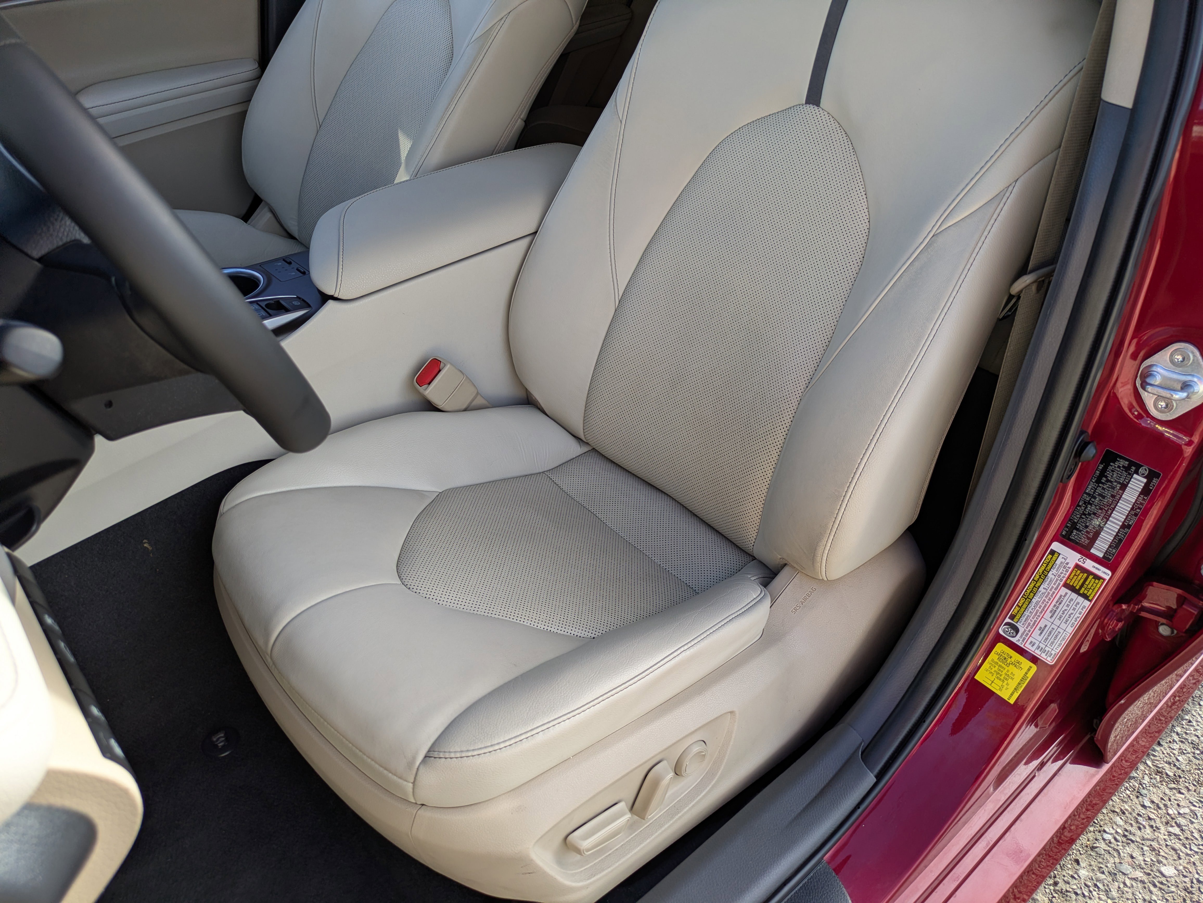 Used 2022 Toyota Camry XLE image 15