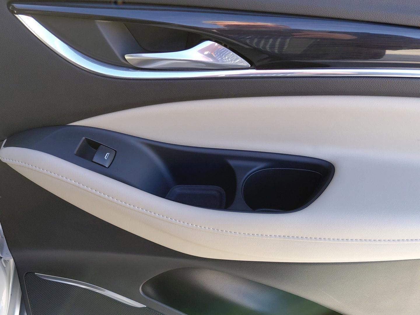 Used 2021 Buick Enclave Premium w/ Sun and Sites Package image 18