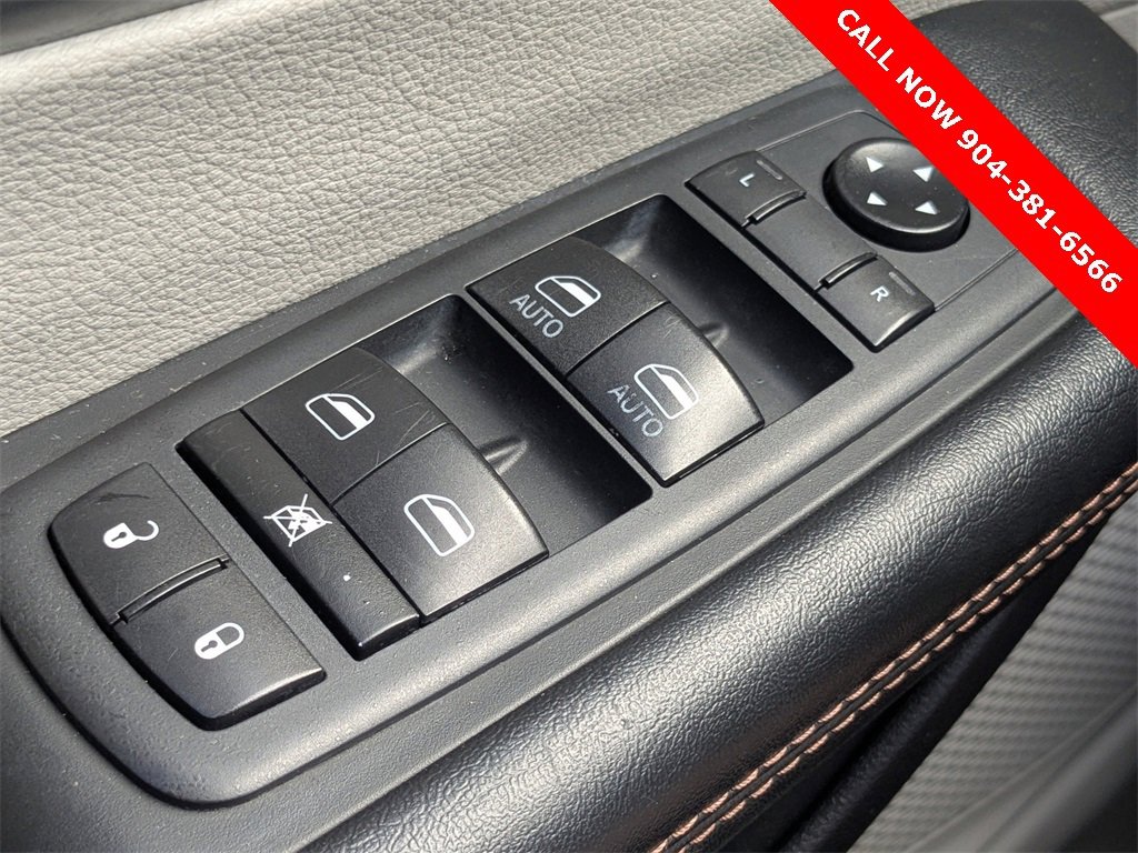 Used 2020 Chrysler Pacifica Touring-L image 24