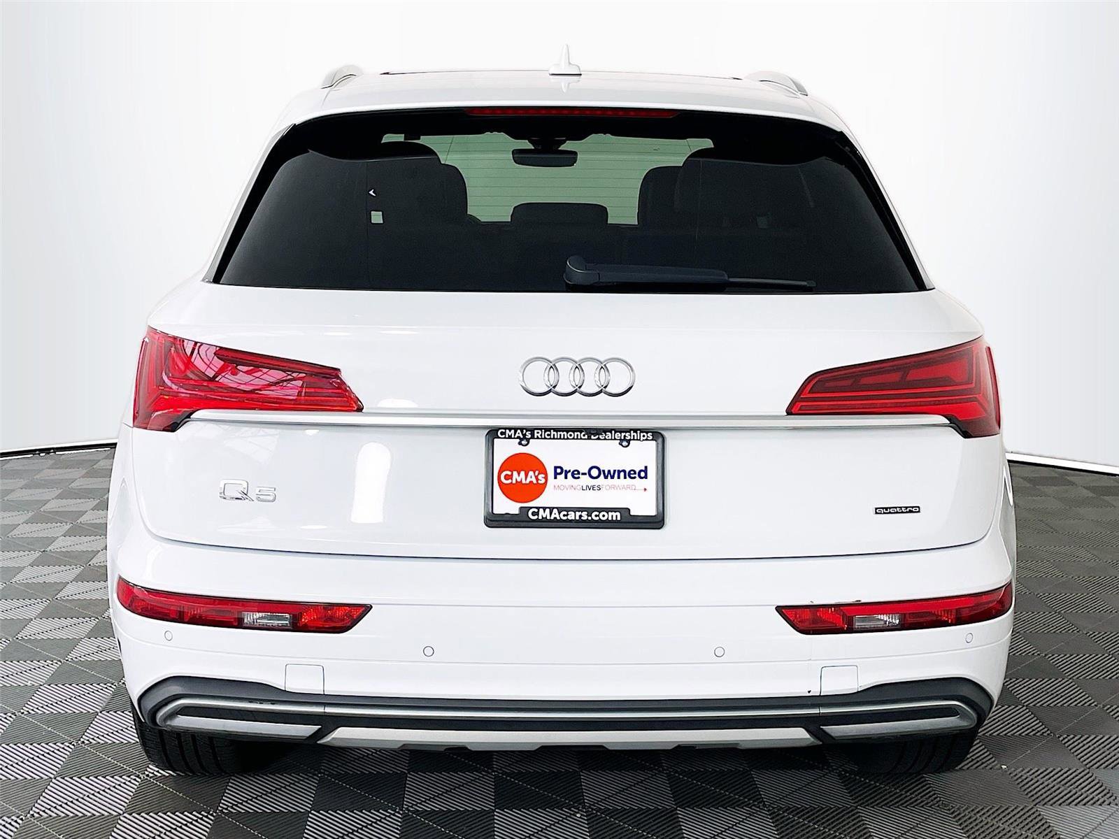 Used 2021 Audi Q5 Premium w/ Convenience Package image 7