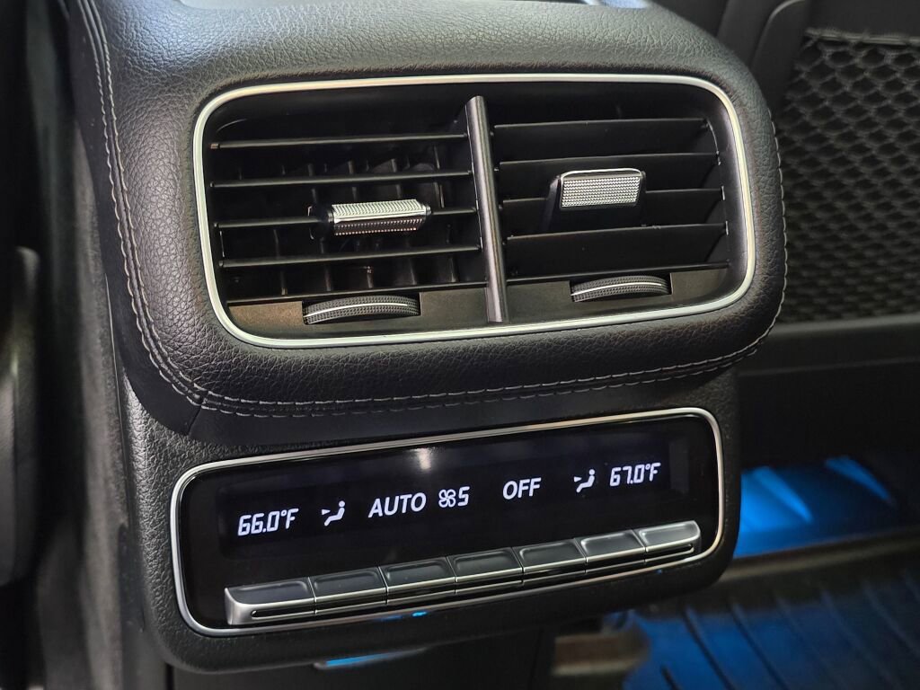 Used 2022 Mercedes-Benz GLS 450 4MATIC image 19
